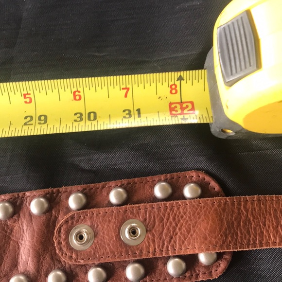 Leather studded belt - Picture 3 of 4